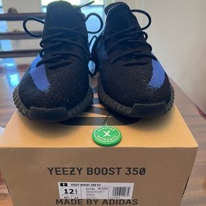 Yeezy Boost 350 V2 DAZZLING BLUE